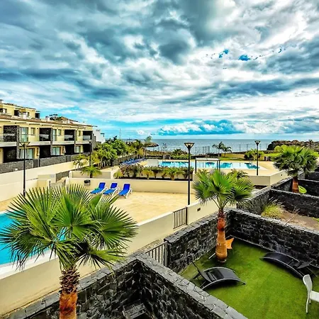 Atlantic Villa, Air Con, Fiber, Terrace Garden Apartman *